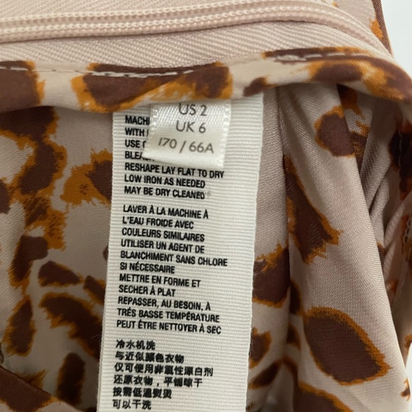 Free People leopard, satin skirt. Size 2. - Picture 4 of 7